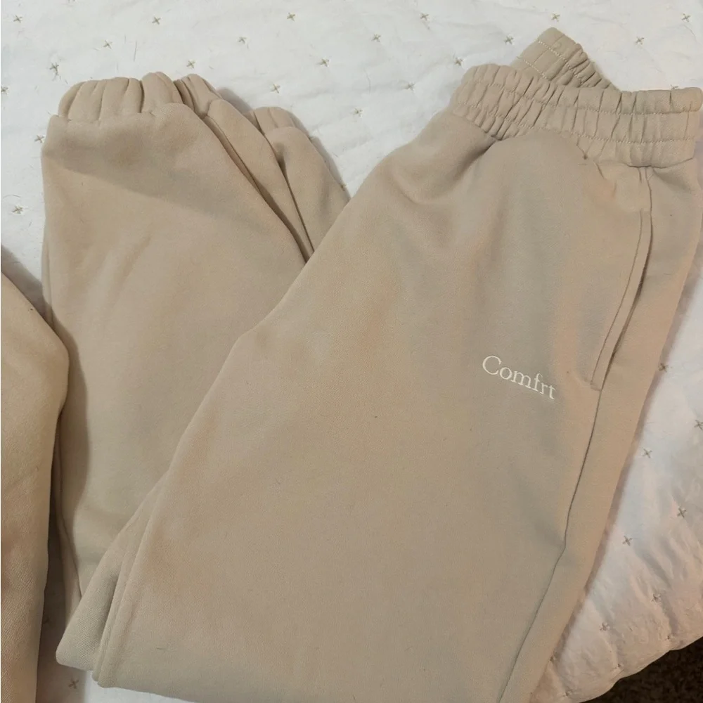 Women's Cream Sweatpants & Joggers Set - Picture 2 of 9
